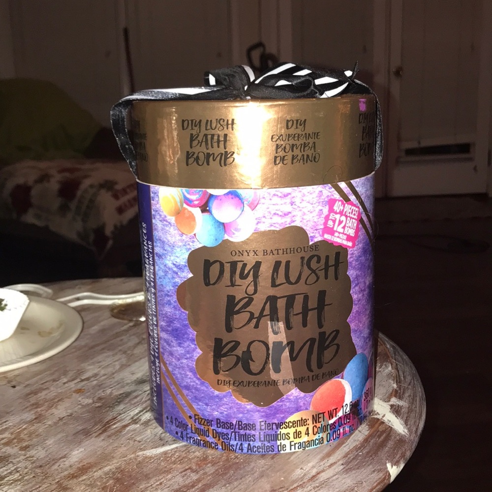 Bath bomb maker